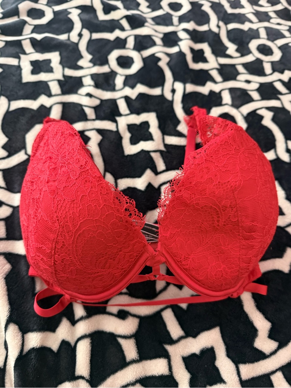 Victoria's Secret Red Lace Push-Up Bra with Strappy Detail